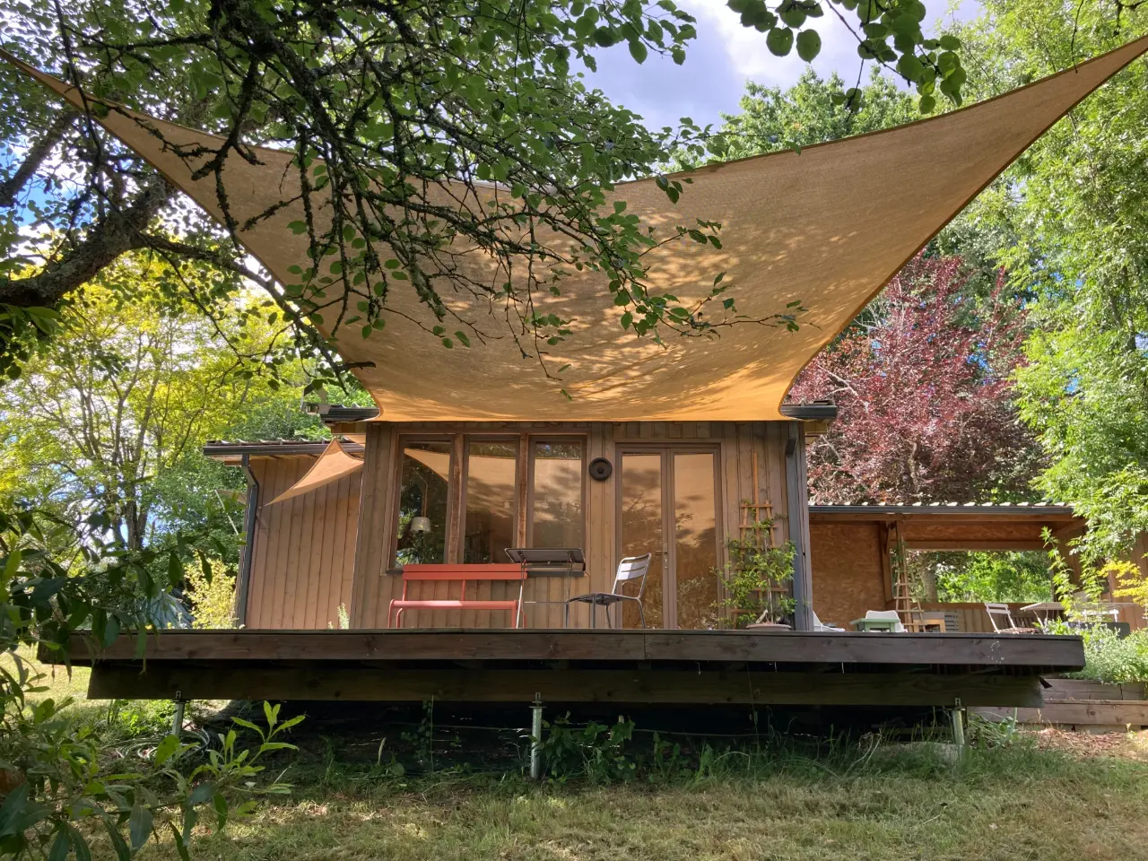 Cabane à l'orée du bois à Manzac-sur-Vern, photo 5