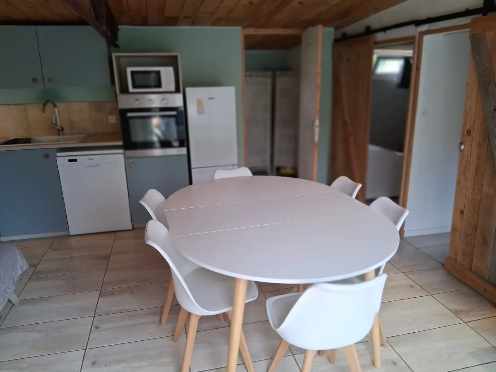 Cabane à la Ferme à Les Églisottes-et-Chalaures, photo 3