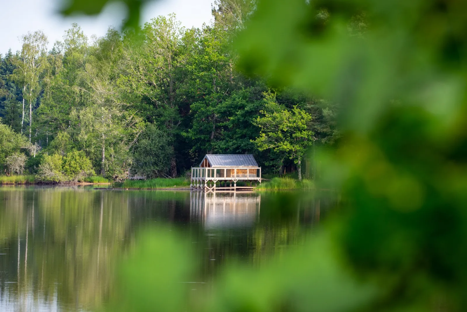 Cabane Aigrette, cabane sur l'eau à Flayat