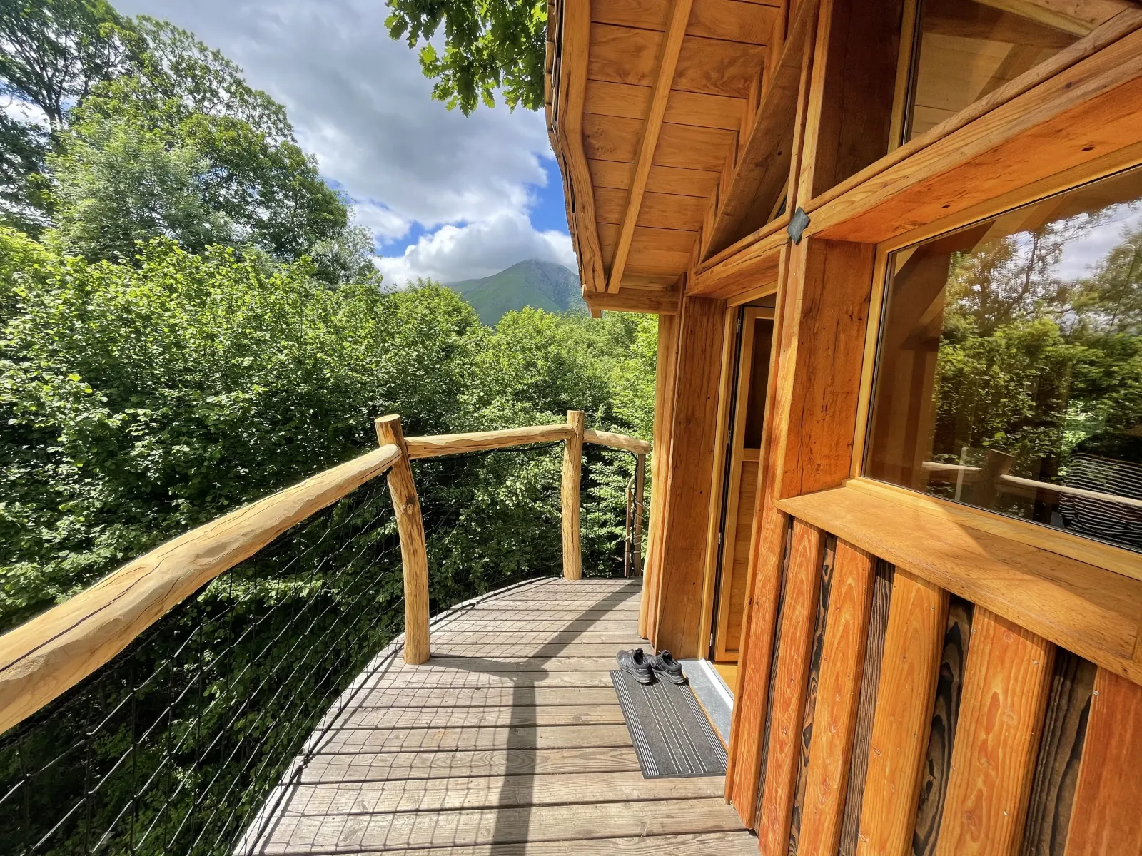 Cabane Aima, cabane dans les arbres à Accous