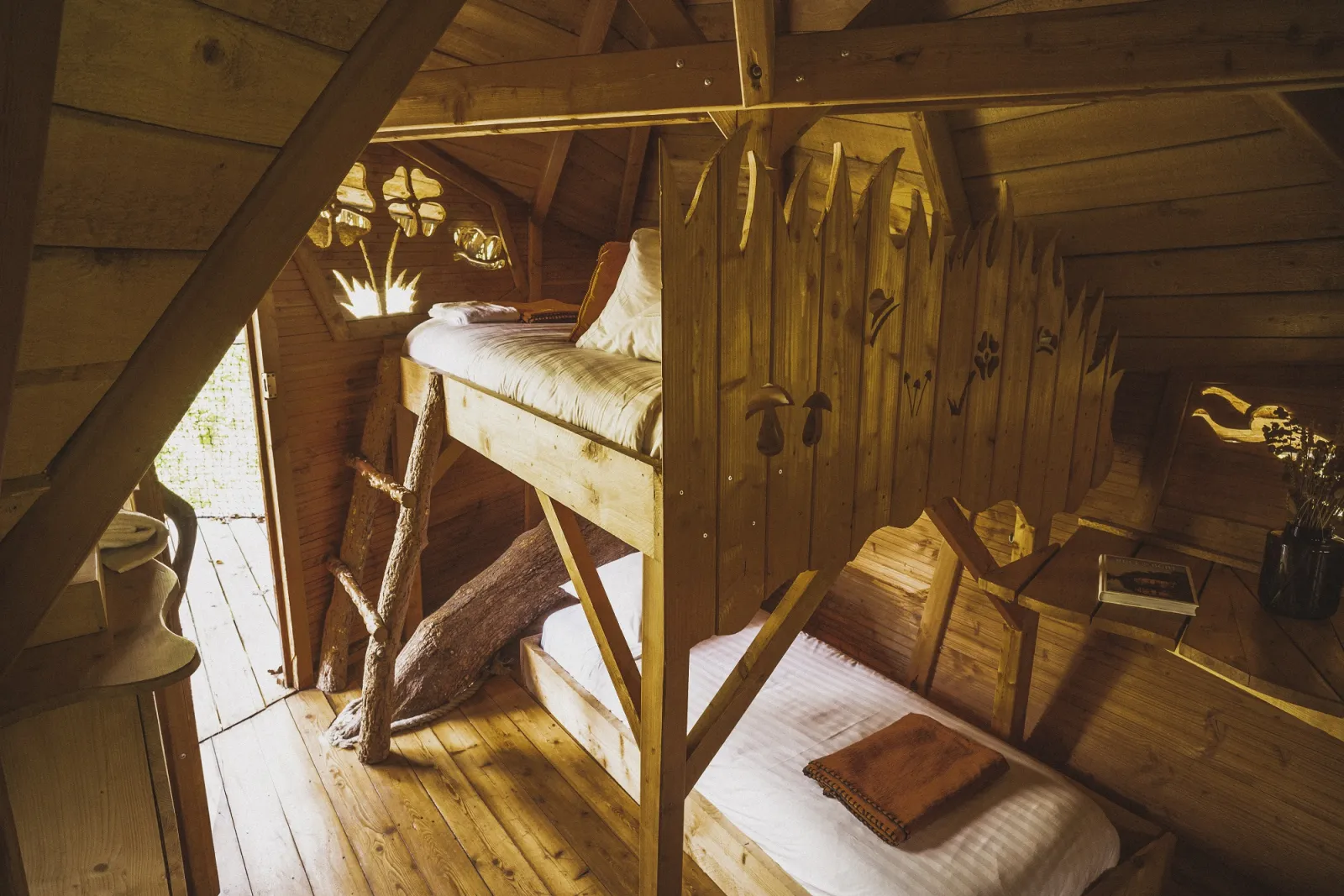 Cabane Amazone à Chassey-lès-Montbozon, photo 3