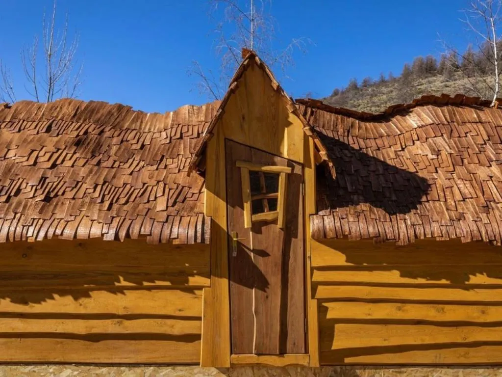 Cabane avec terrasse pour 4 personnes à Péone, photo 2