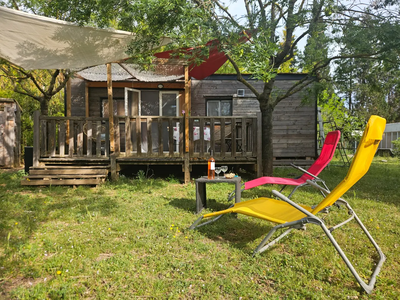 Cabane Barbabou, cabane au sol à Beaucaire