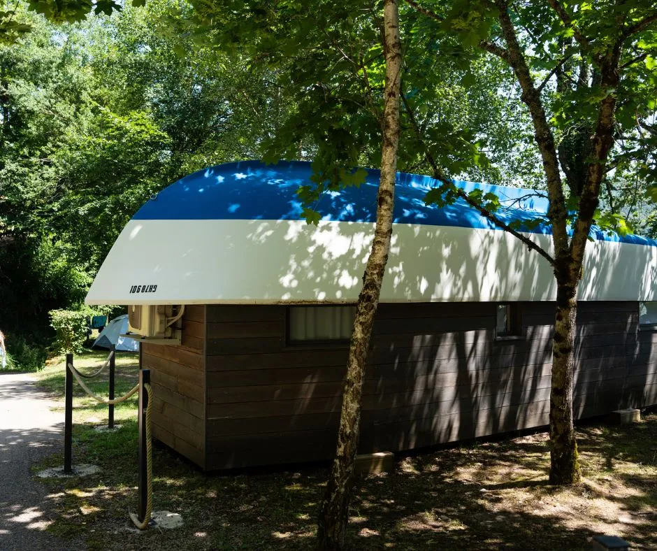 Cabane Bateau de La Source à Thérondels, photo 3