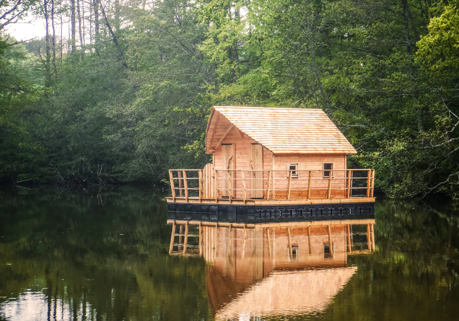 Cabane Belle Île, cabane sur l'eau à La Baconnière