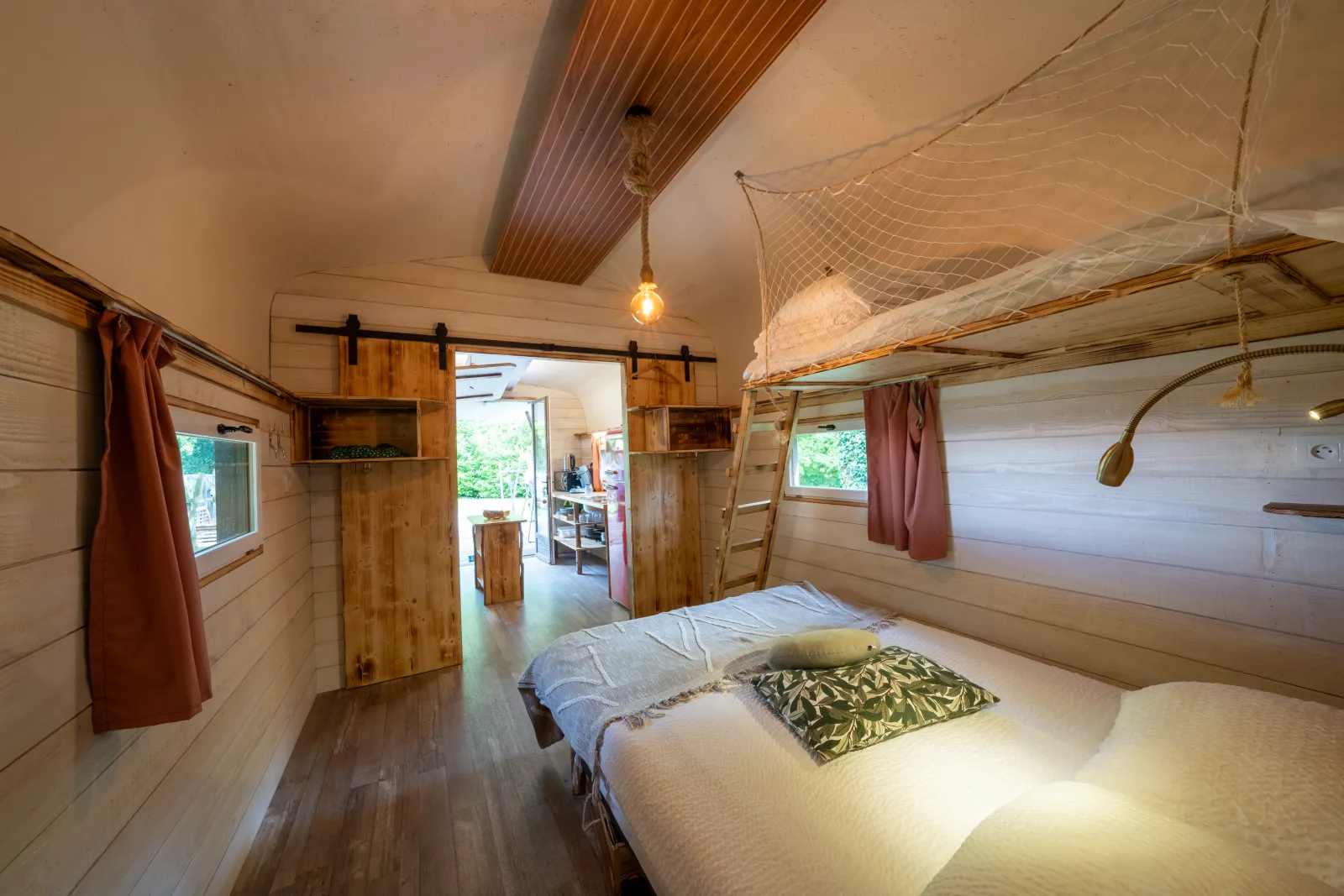 Cabane bohème sous coque, cabane au sol à Bar-sur-Aube
