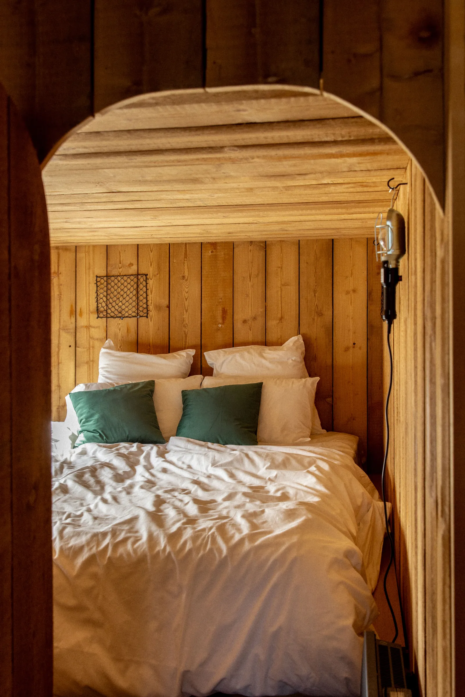 Cabane Bon Air Une Chambre à Saint-Léonard-des-Bois, photo 2
