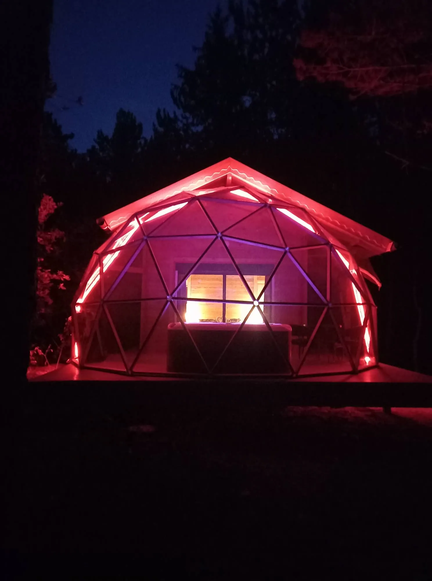 Cabane Bulle & Spa 2 à Saint-Pierre-d'Argençon, photo 2