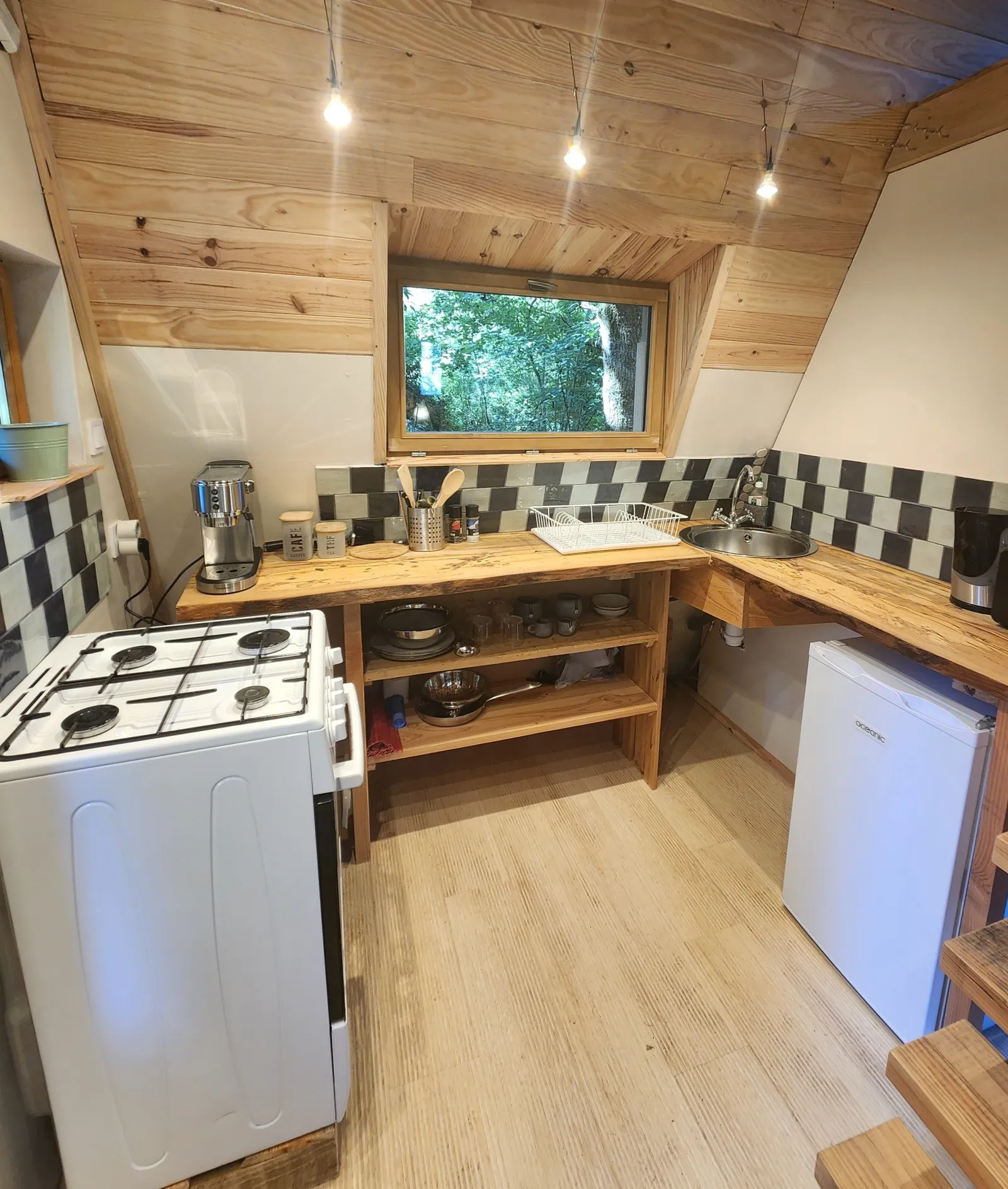 Cabane du Moulenc à Mont-Roc, photo 4