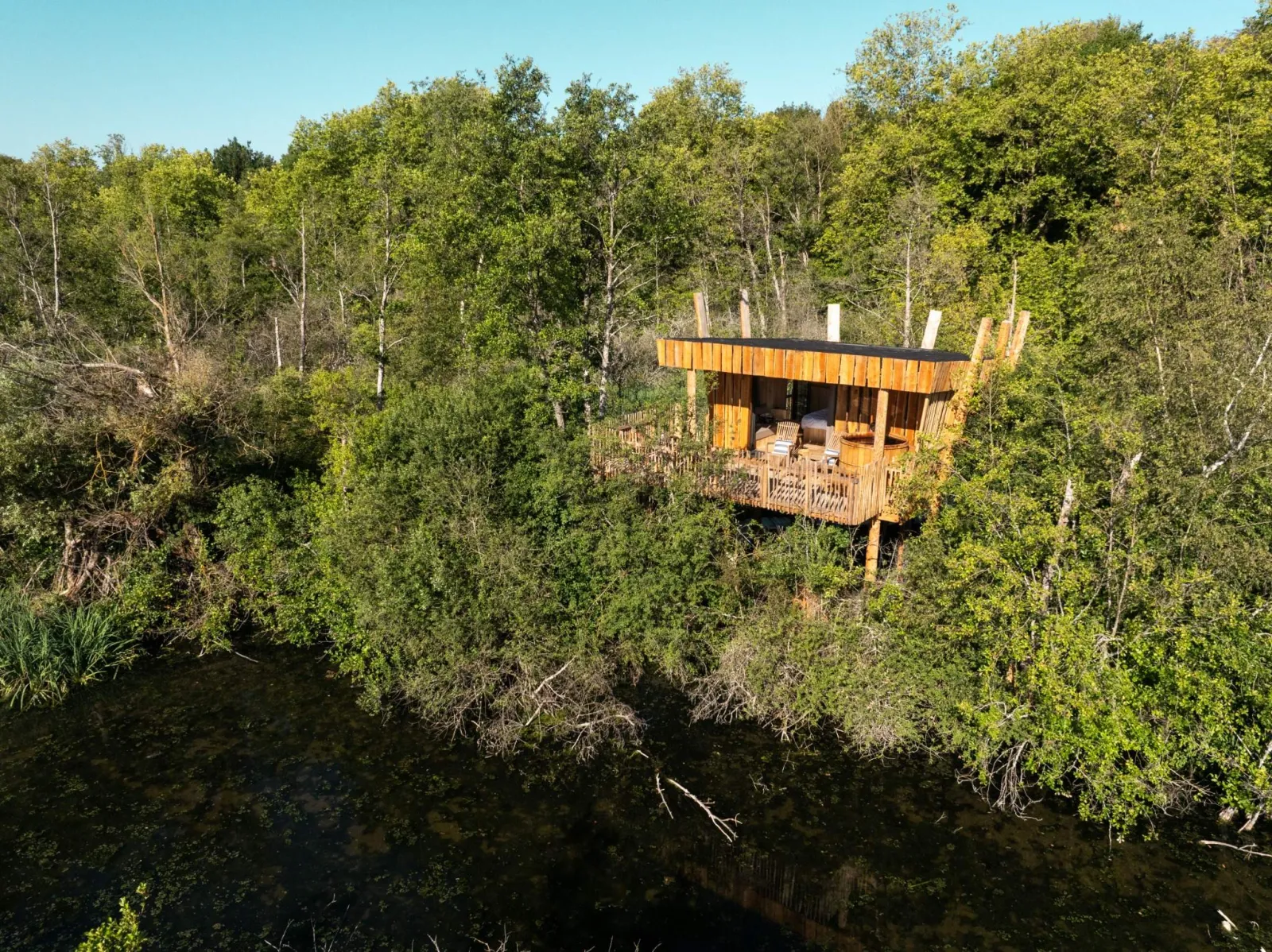 Cabane du Rivage, cabane sur pilotis à Moret-Loing-et-Orvanne