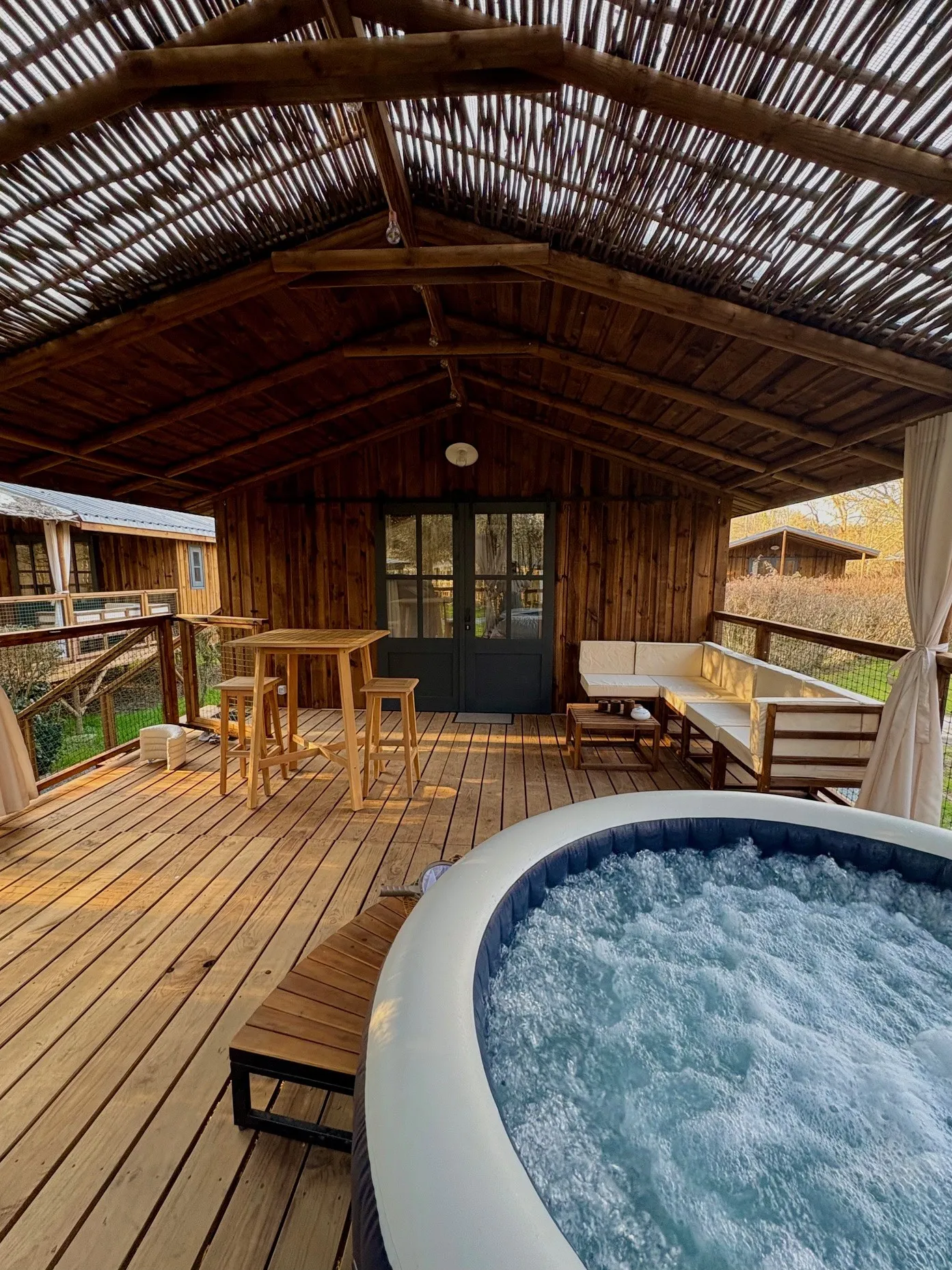 Cabane Romantique avec Jacuzzi à Saint-Astier, photo 2