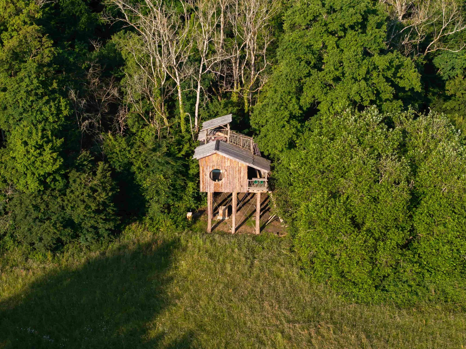 Cabanes Duo perchées, cabane dans les arbres à Saint-Léger-aux-Bois