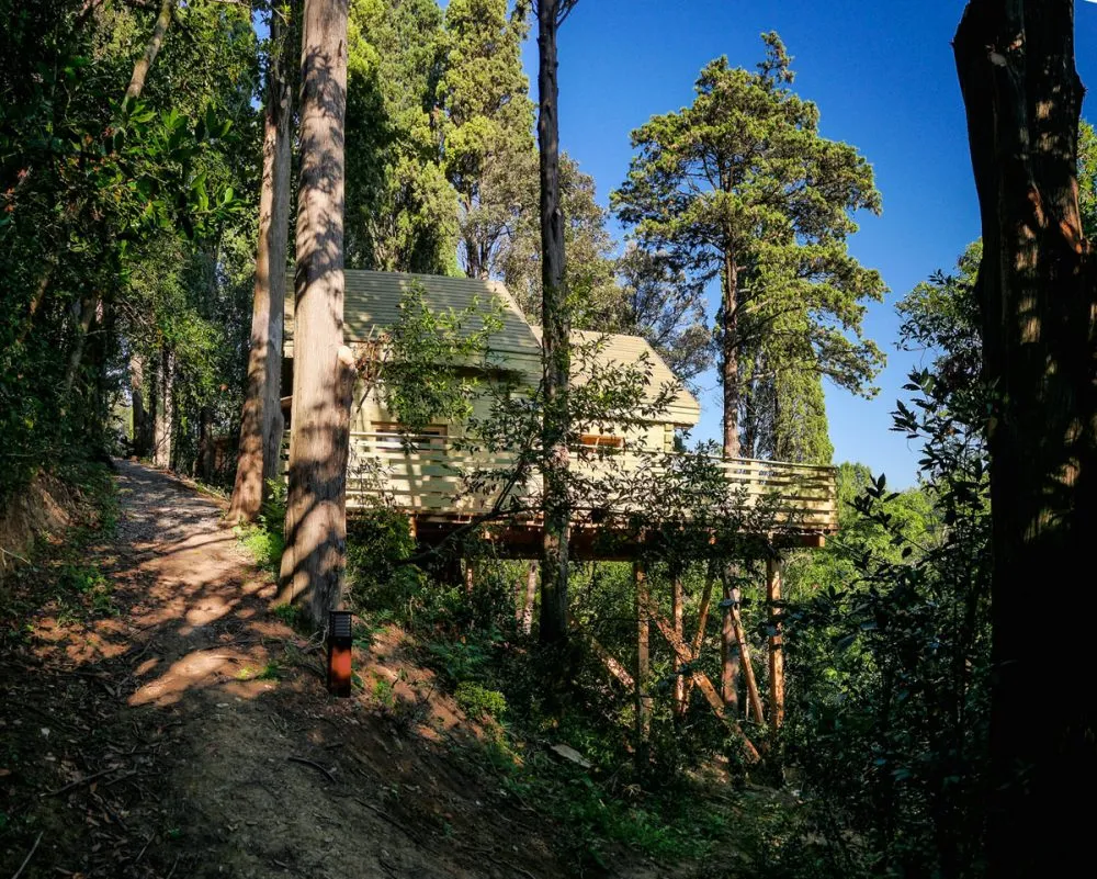 Cabane Cahute, cabane sur pilotis à Villalier