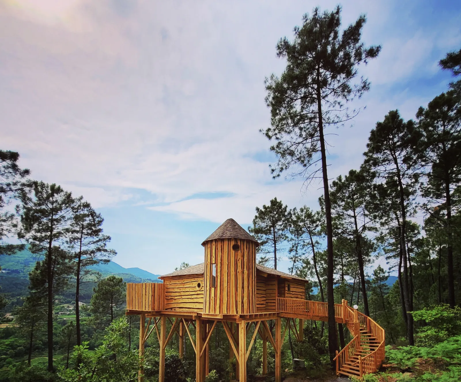 Cabane Cassiopée, cabane dans les arbres à Les Salelles