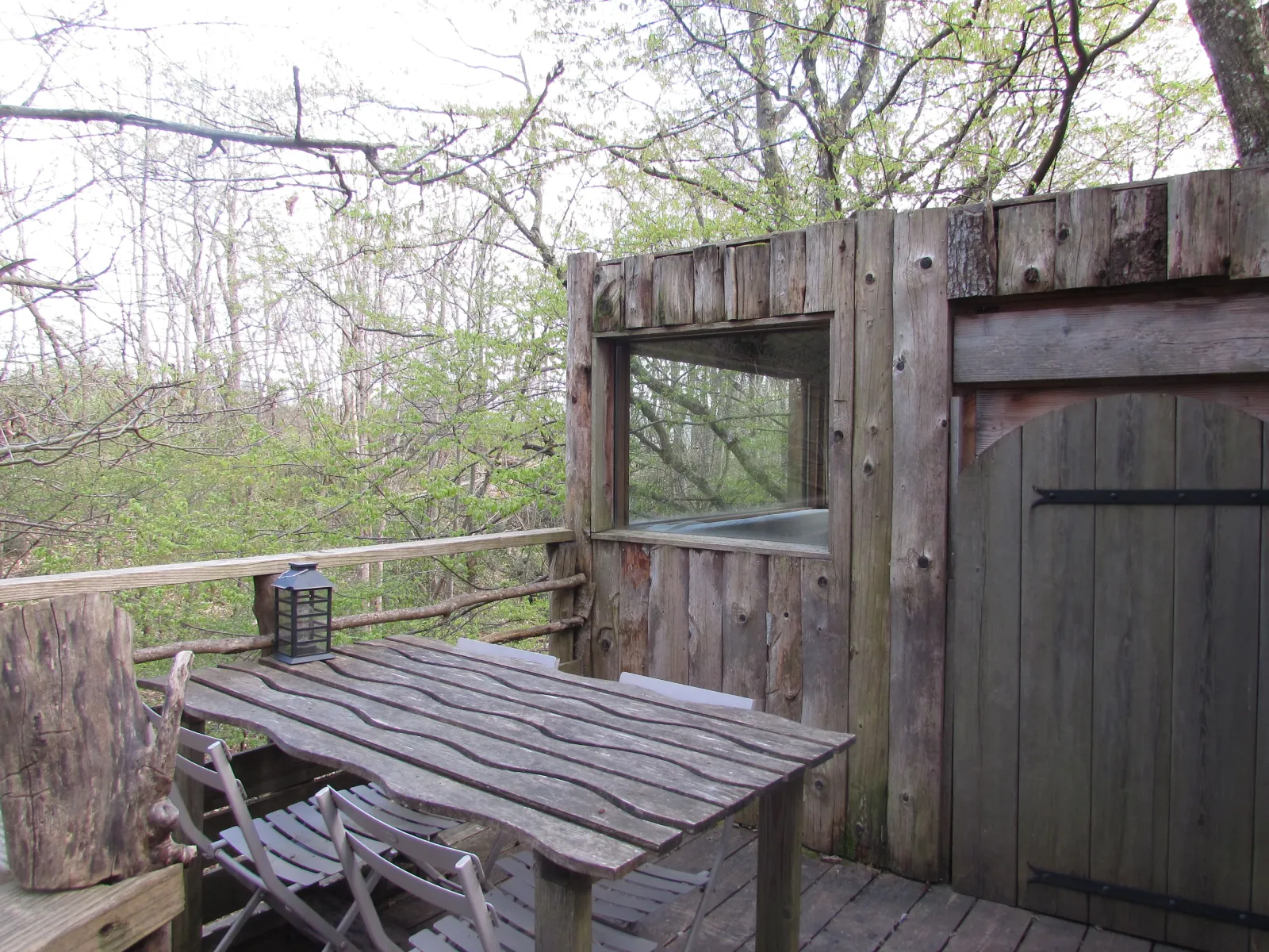 Cabane Charrette, cabane dans les arbres à Saint-Donat-sur-l'Herbasse