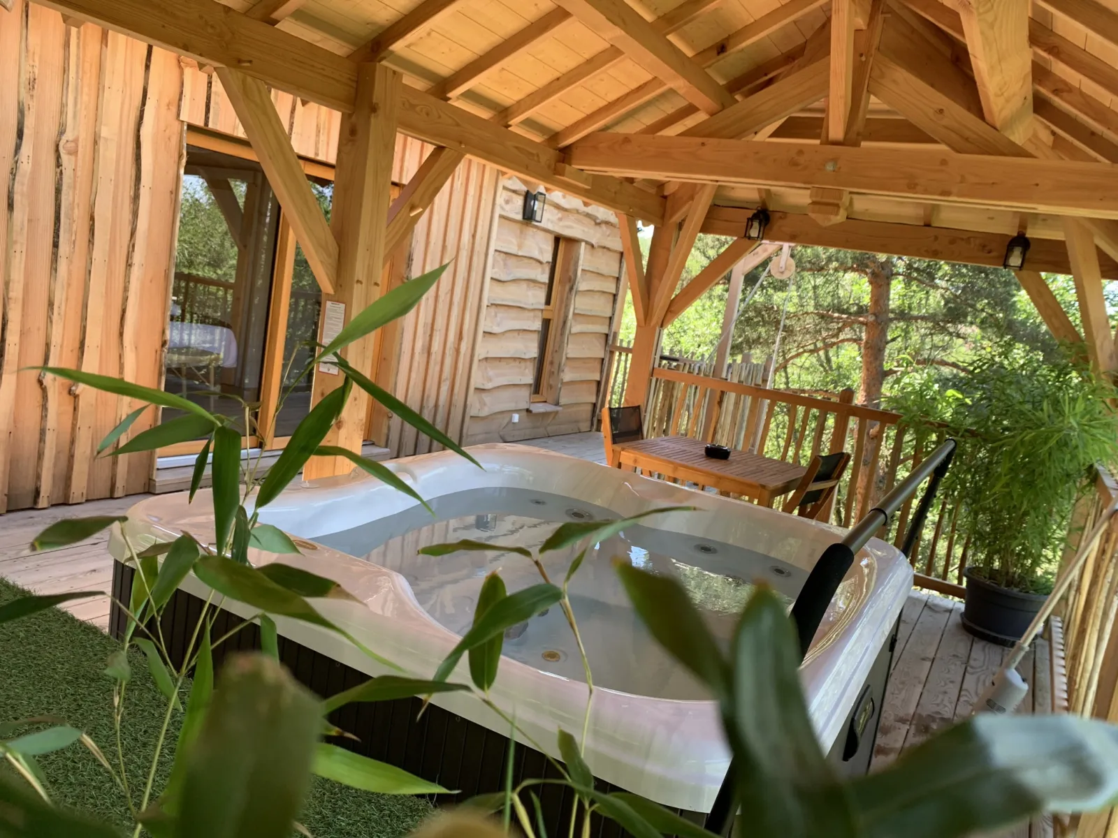 Cabane Château Messilhac, cabane dans les arbres à Vieille-Brioude