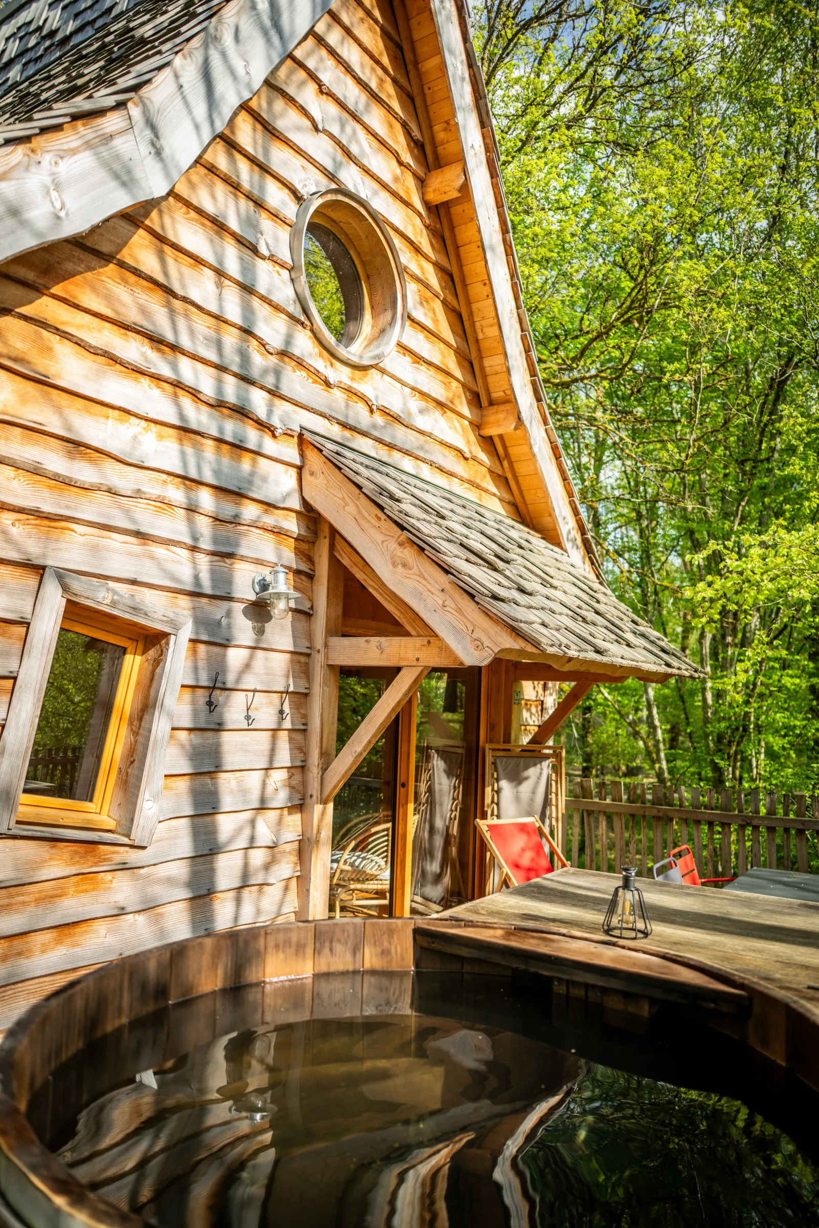 Cabane Cigogne noire à Vernois-lès-Vesvres, photo 2