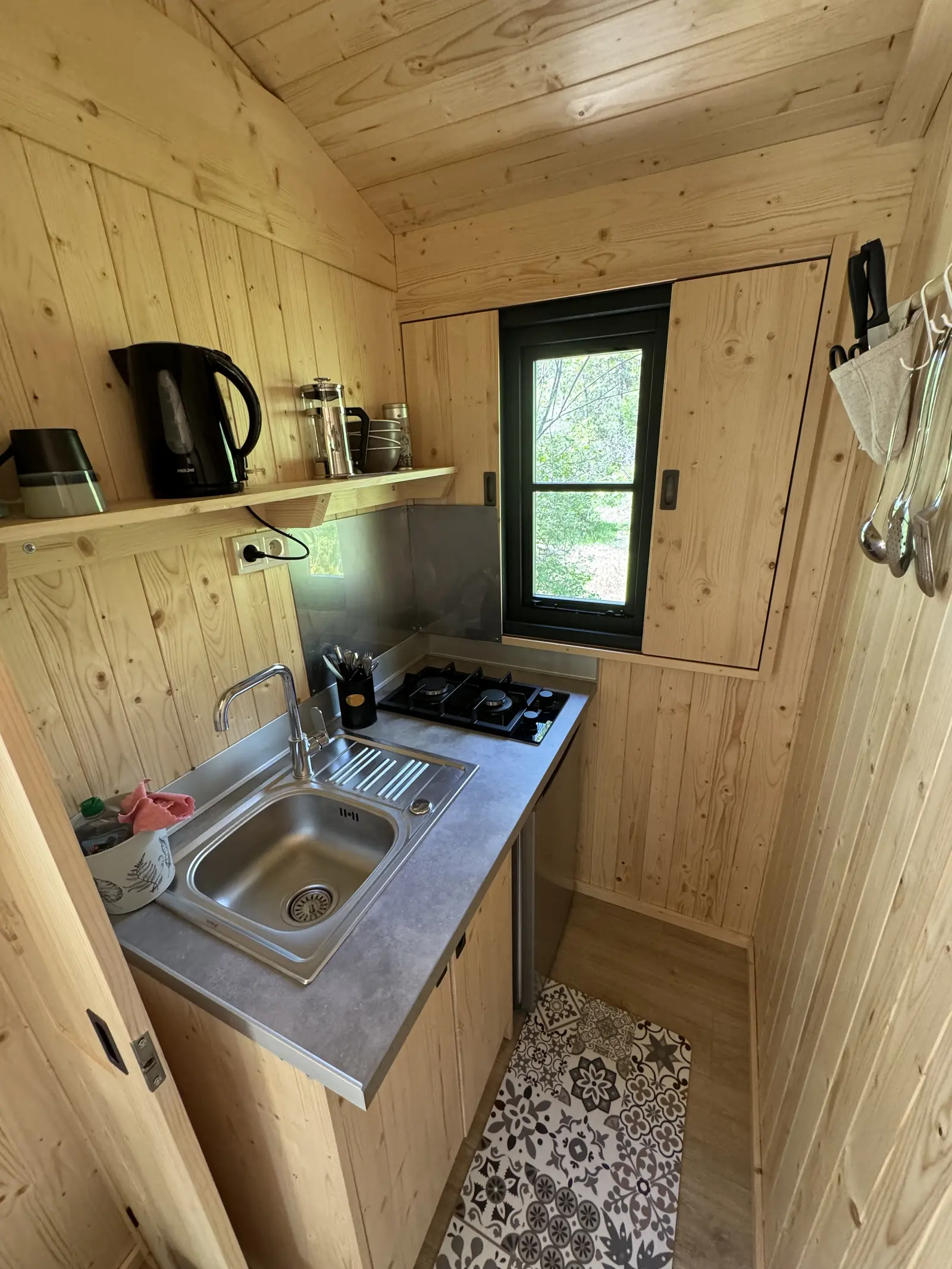 Cabane cosy sur pilotis à La Motte-Chalancon, photo 5