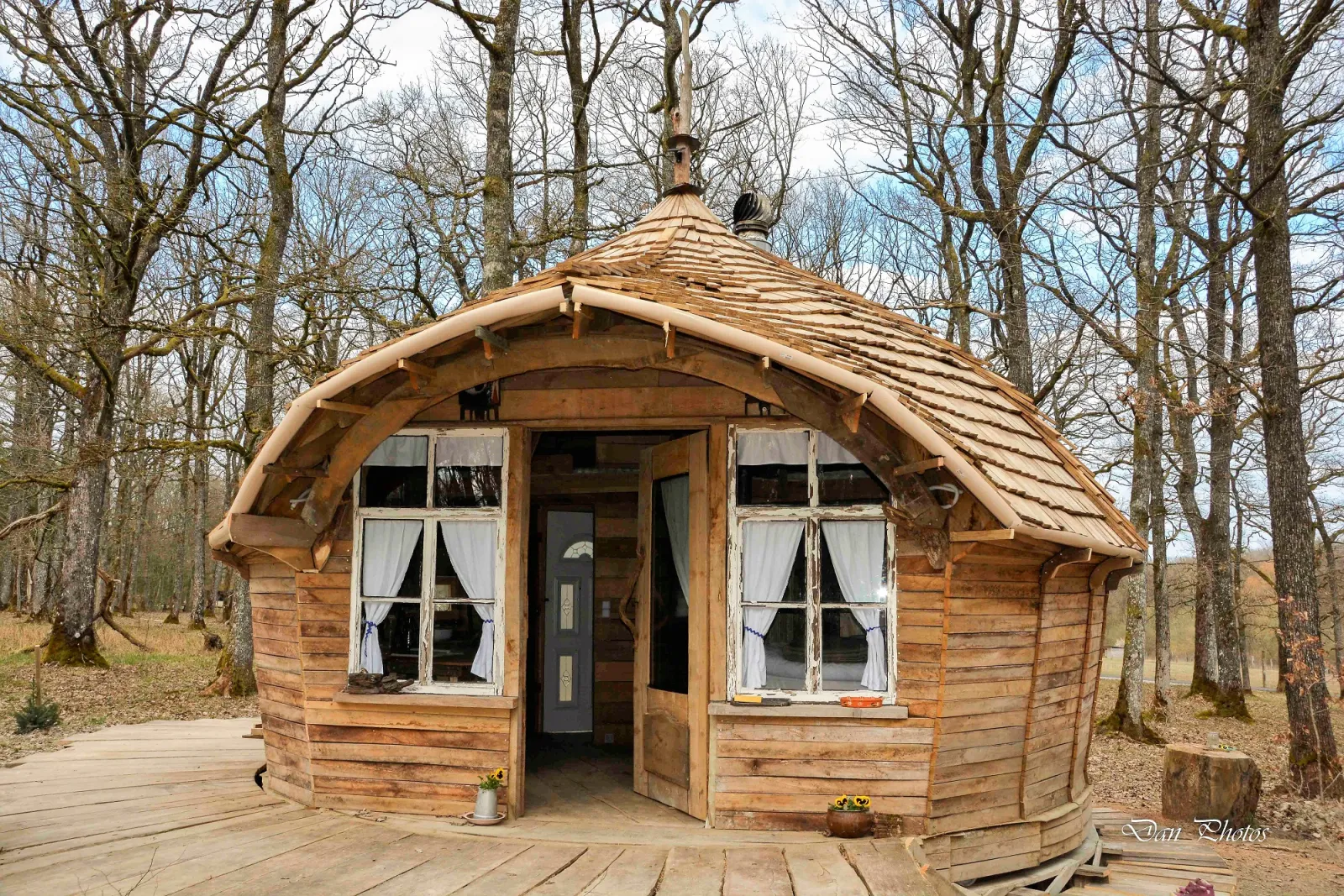 Cabane d'Agrid, cabane au sol à Vittel