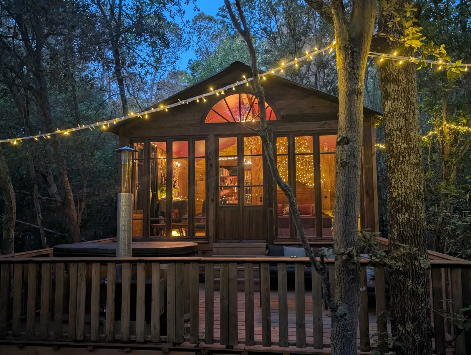 Cabane d'Oniria, cabane dans les arbres à Palaja