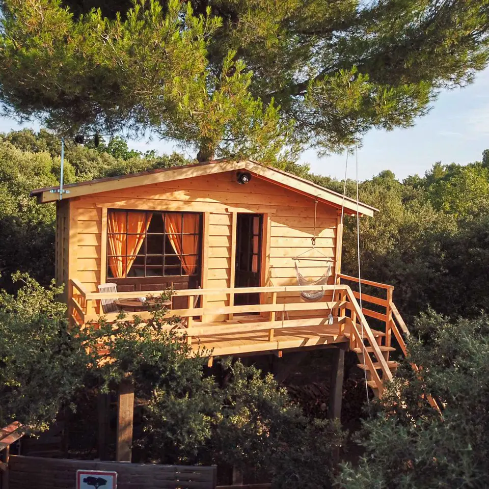 Cabane dans les arbres de Tout Vent, cabane dans les arbres à Sorgues