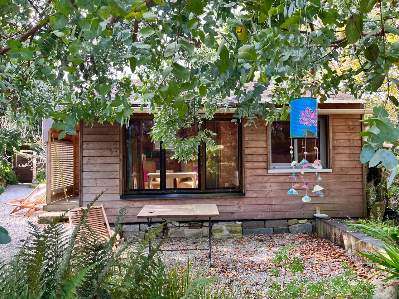 Cabane dans les bois à Marzan, photo 2