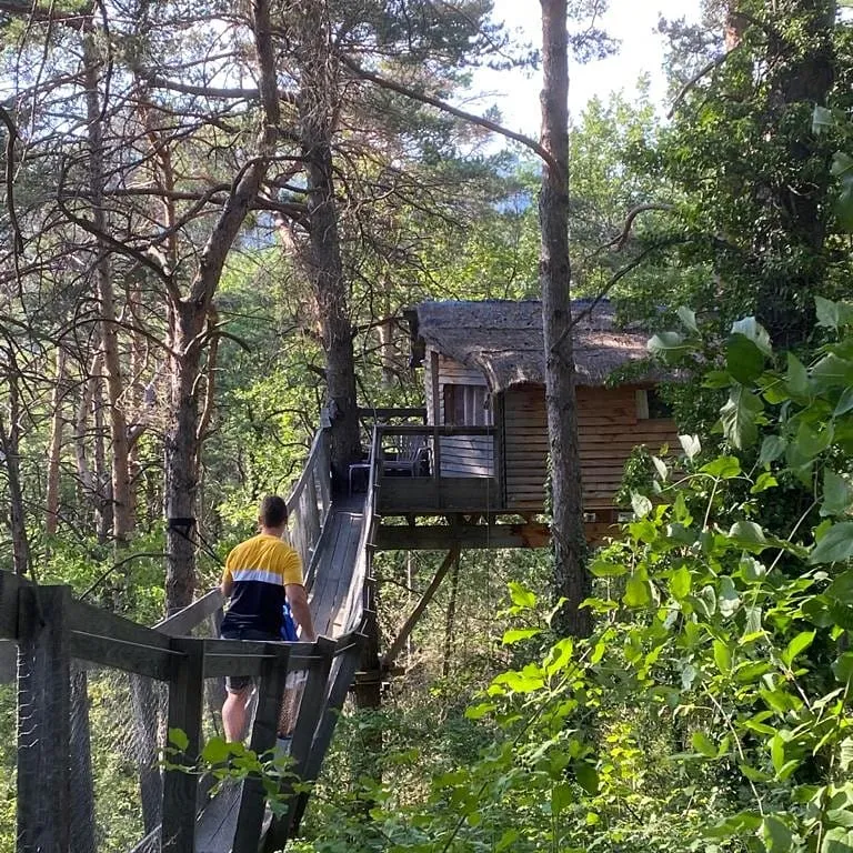 Cabane de Camille, cabane dans les arbres à Beynes
