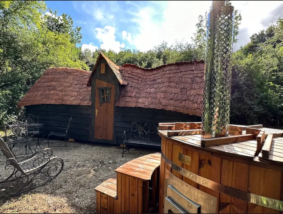 Cabane de contes de fées à Viévy, photo 2