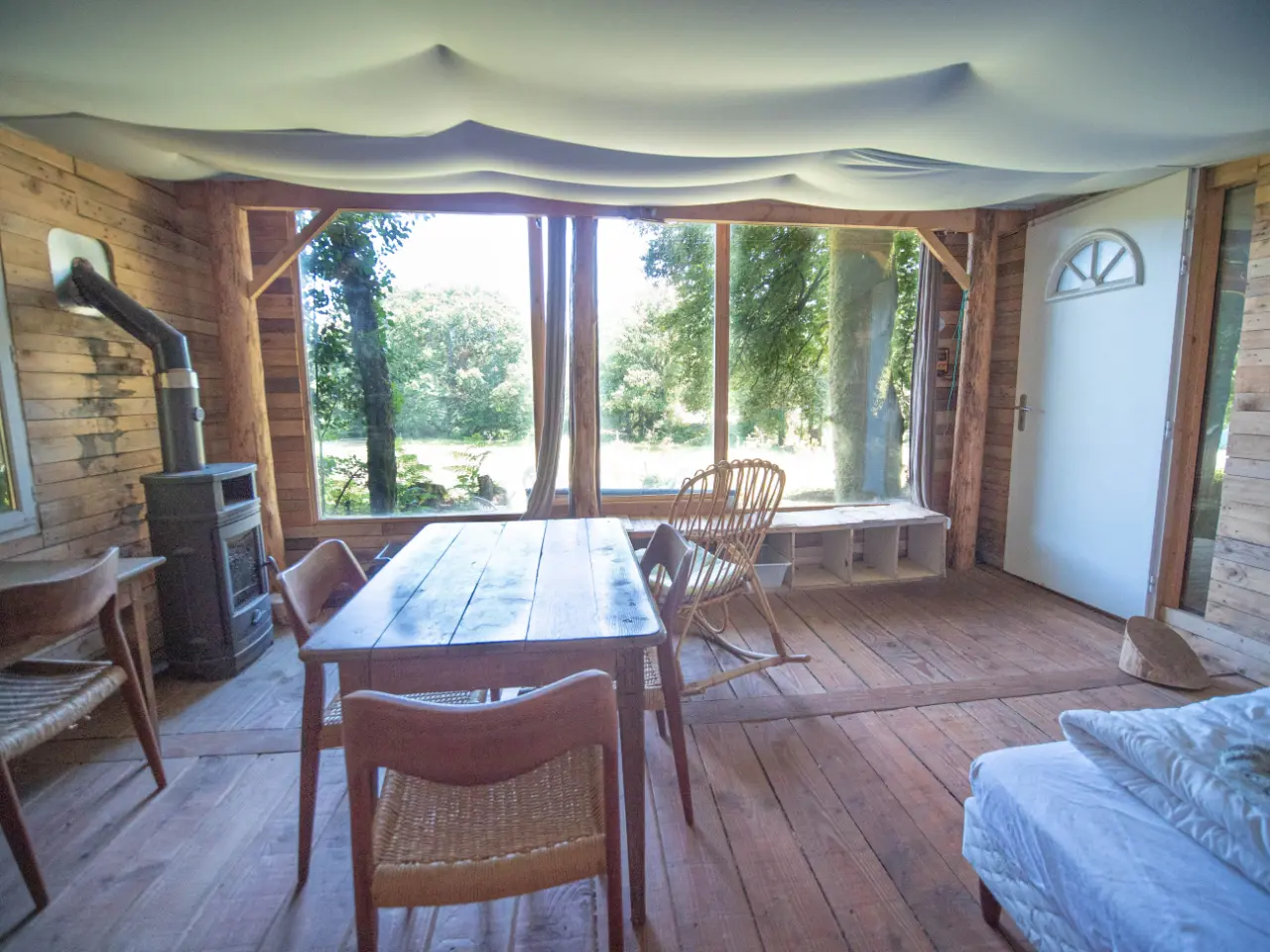 Cabane de l'écovillage à Priziac, photo 4