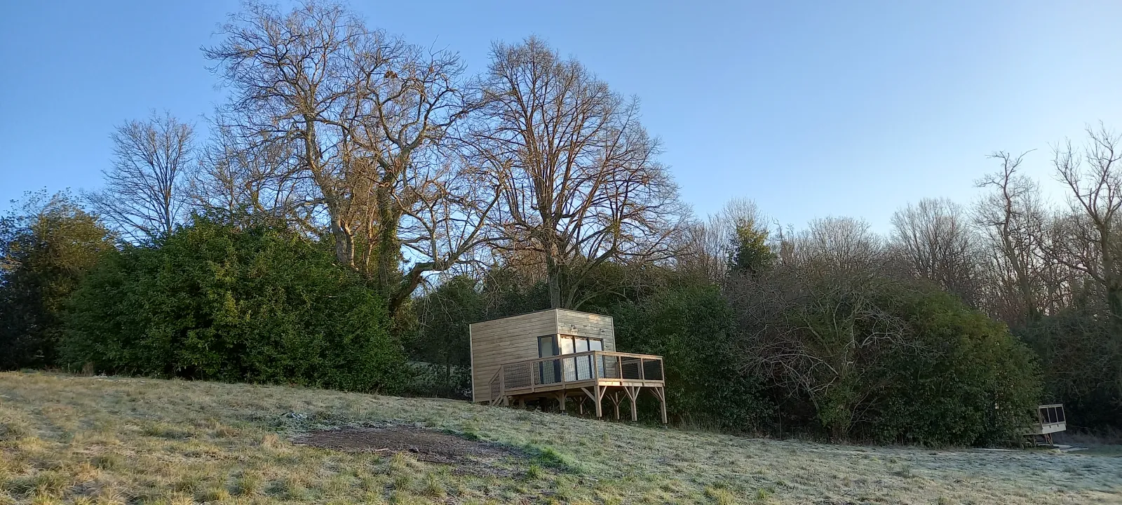 Cabane de l'Écureuil, cabane sur pilotis à Montmirail
