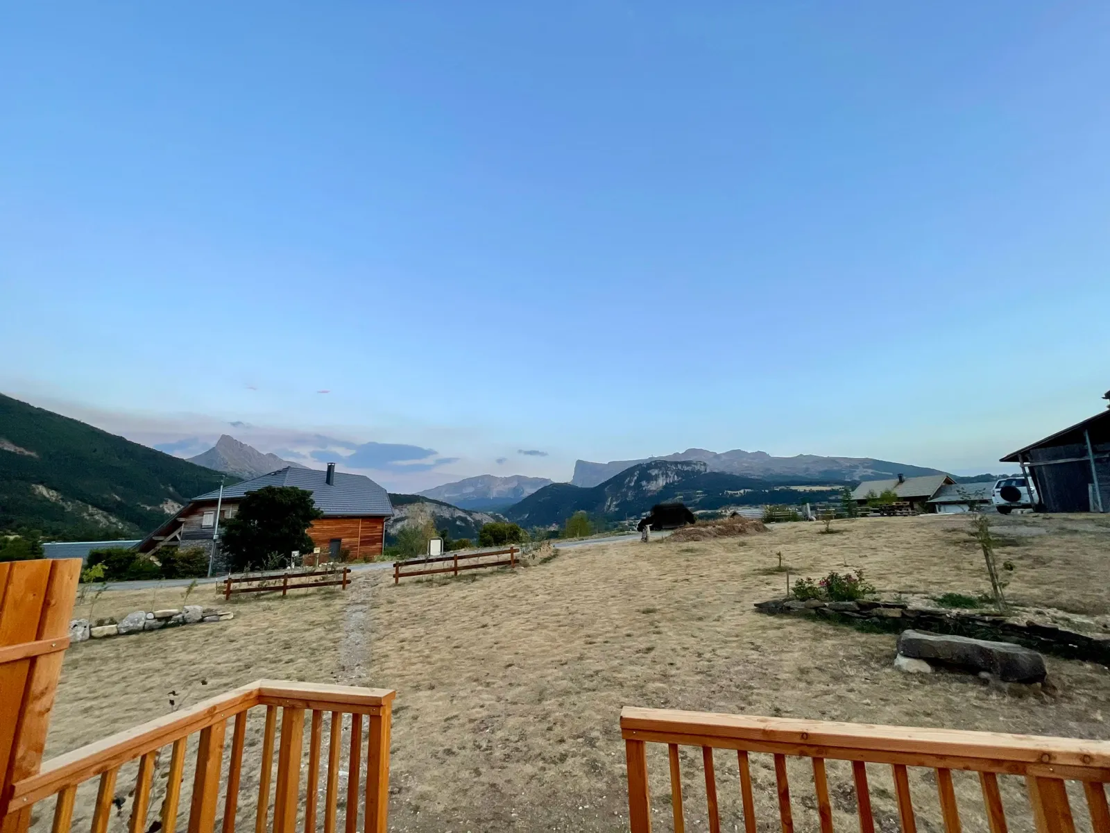 Cabane de La Brèche, cabane au sol à Dévoluy