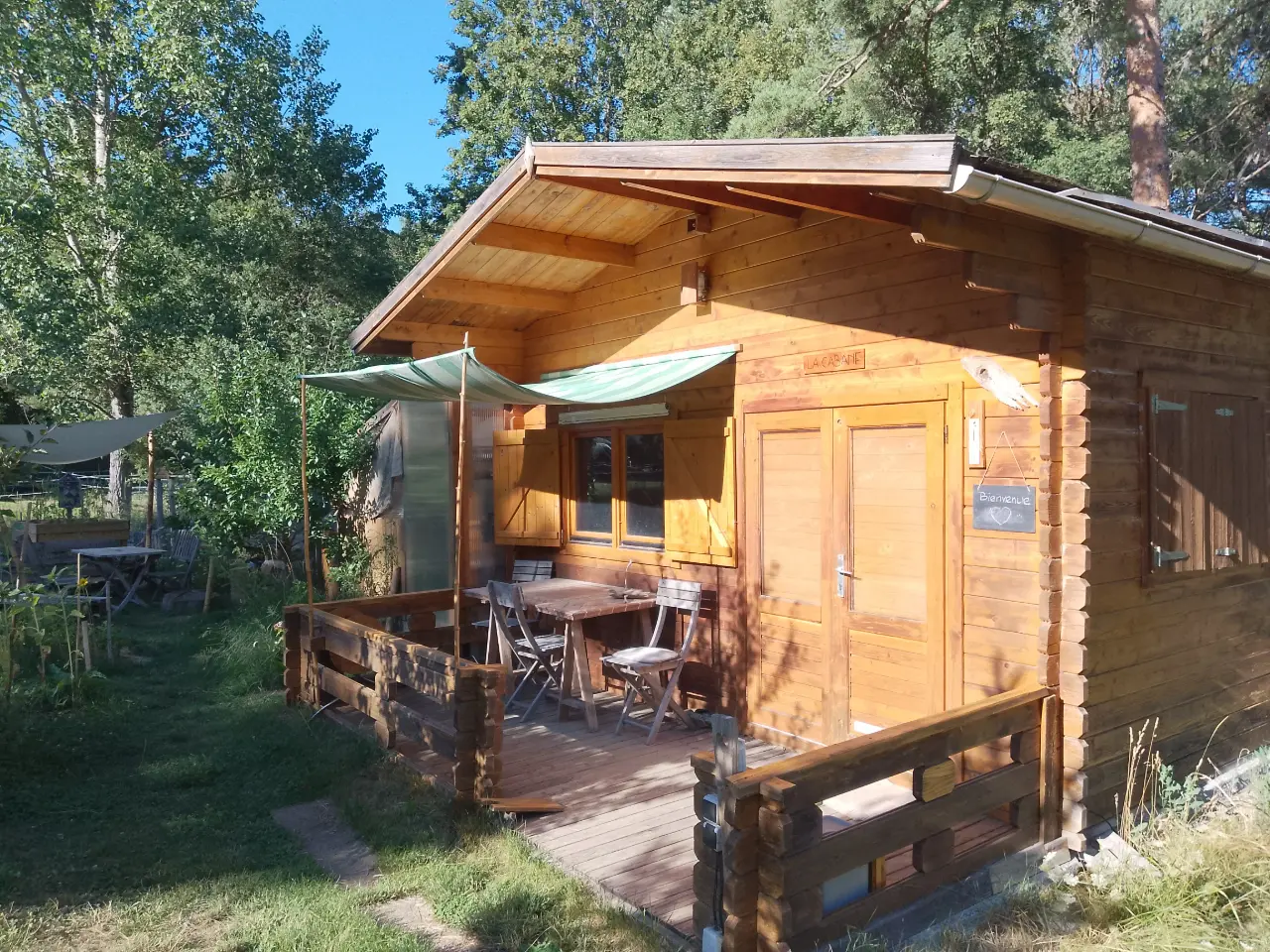 Cabane de la Lisière, cabane au sol à Valderoure