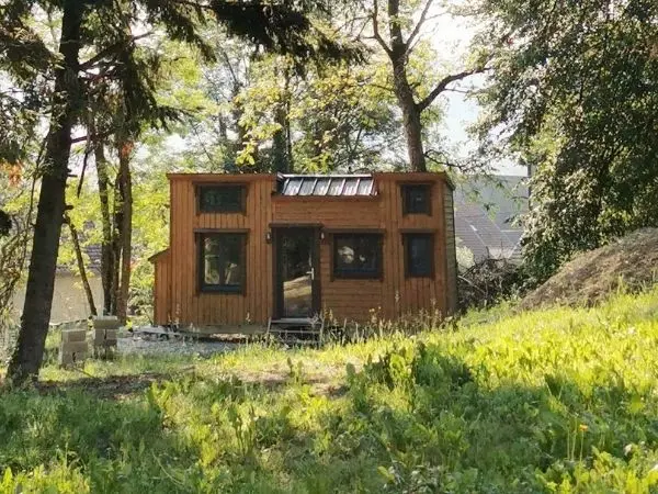Cabane de Môme des bois, hébergement insolite à Roulans