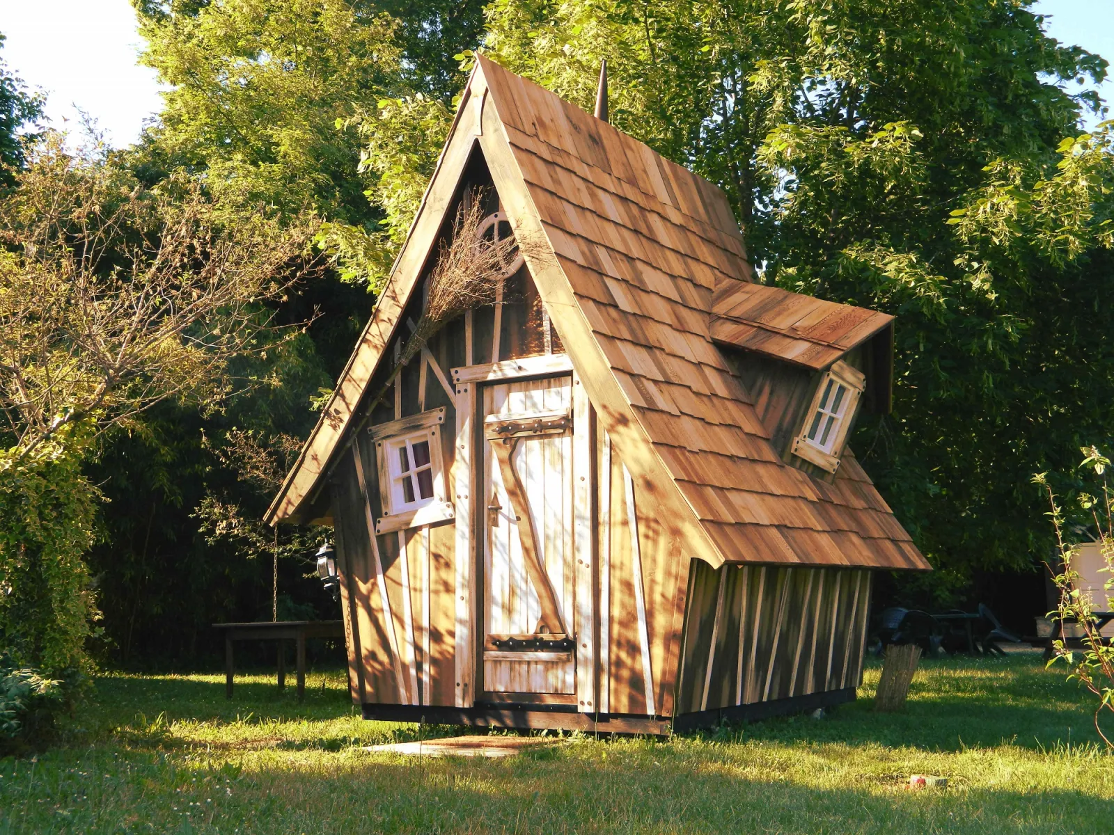 Cabane de Sorcière, cabane au sol à Saint-Vincent-de-Cosse
