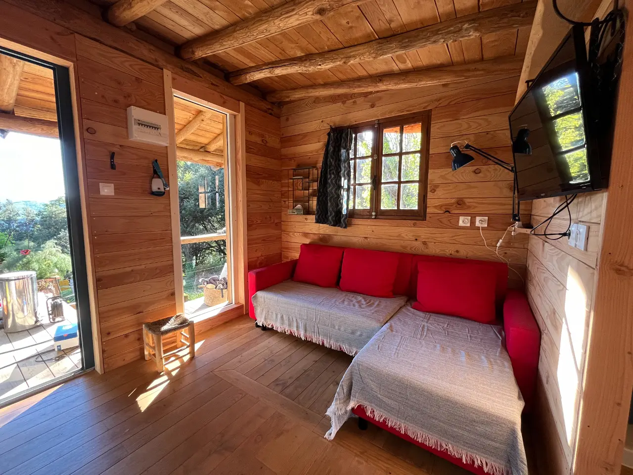 Cabane de Théa et Nino à Roquedur, photo 3