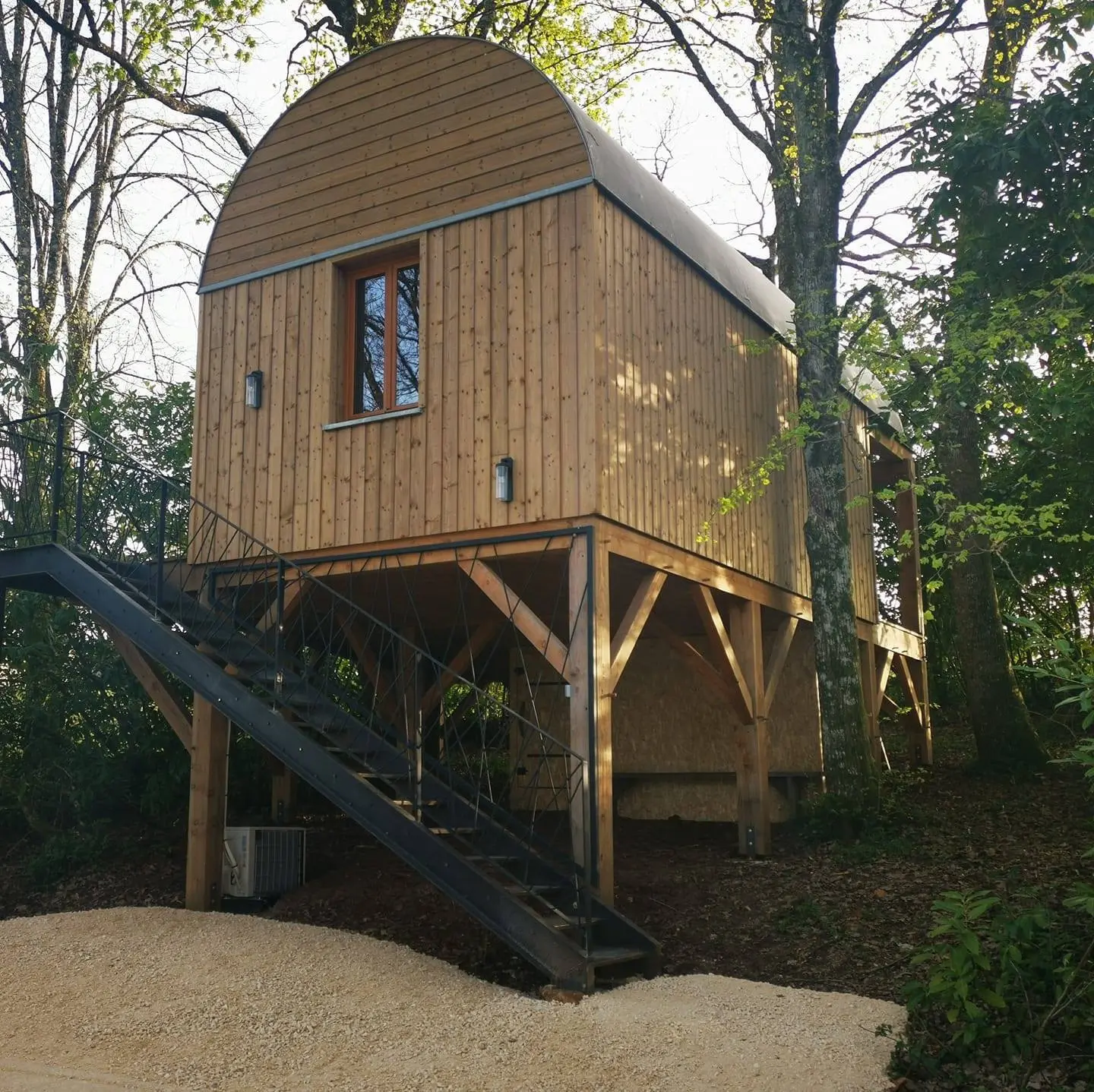 Cabane de Touvent, cabane dans les arbres à Rouffignac-Saint-Cernin-de-Reilhac