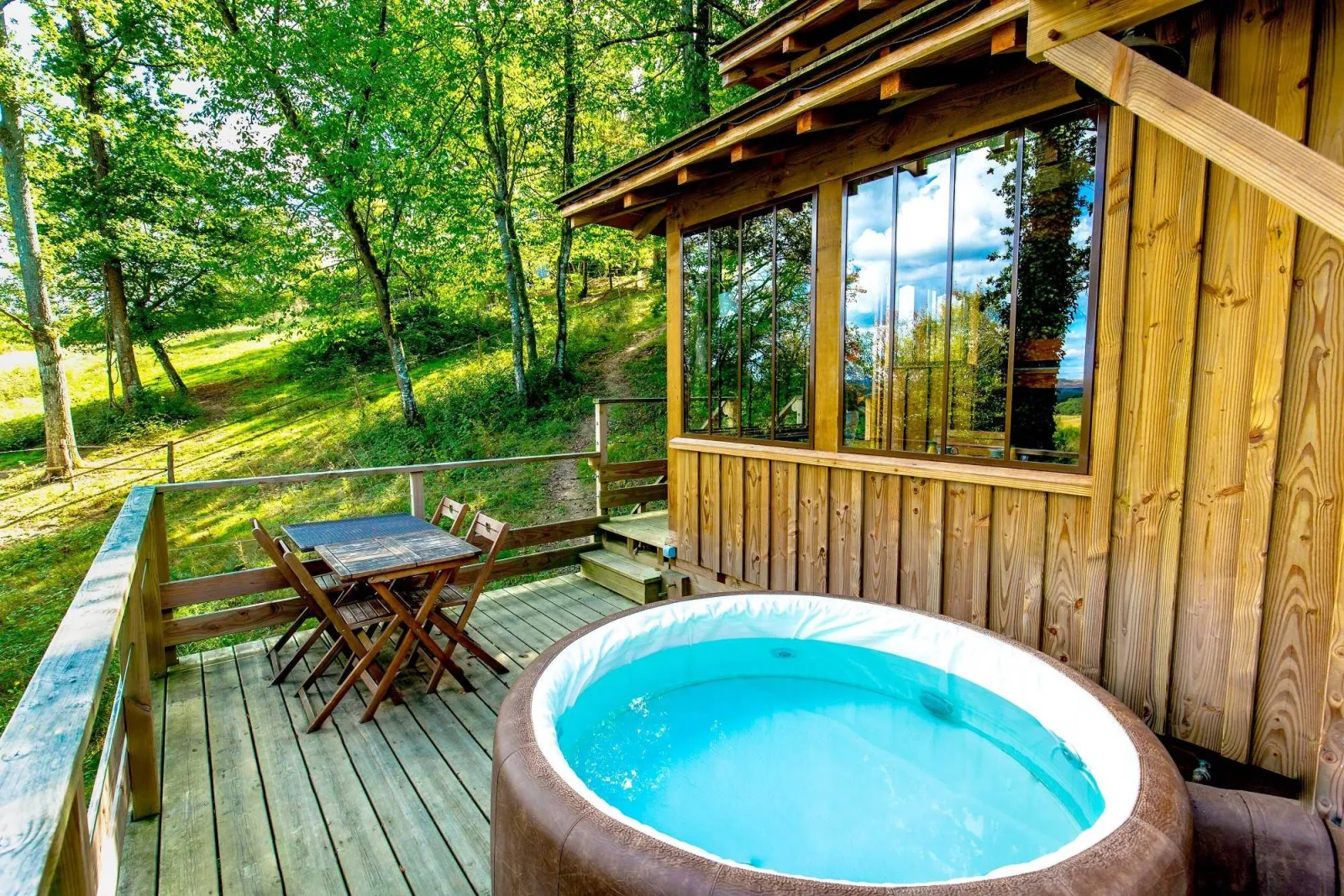 Cabane des Bois d'Escapa, cabane sur pilotis à Estipouy