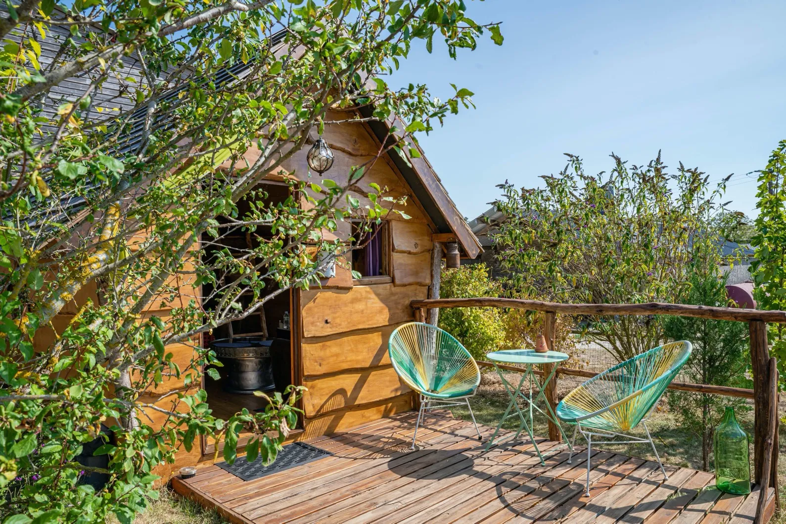 Cabane des Champs, cabane au sol à Champmotteux