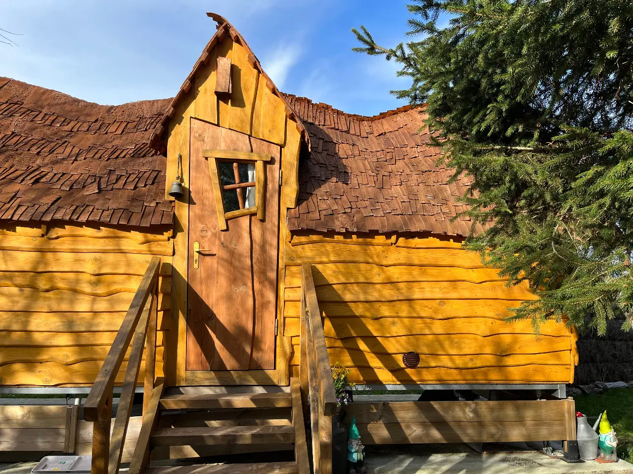 Cabane des Fichettes, cabane au sol à Sandillon