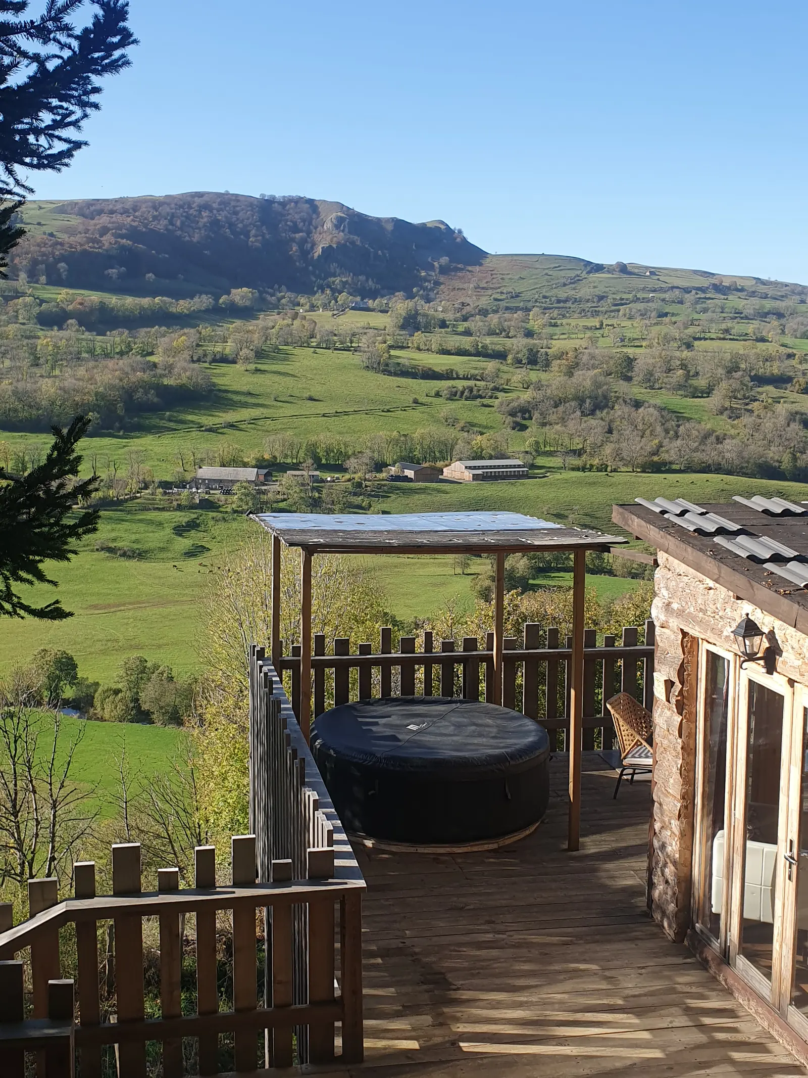 Cabane des Milvus à Cheylade, photo 4