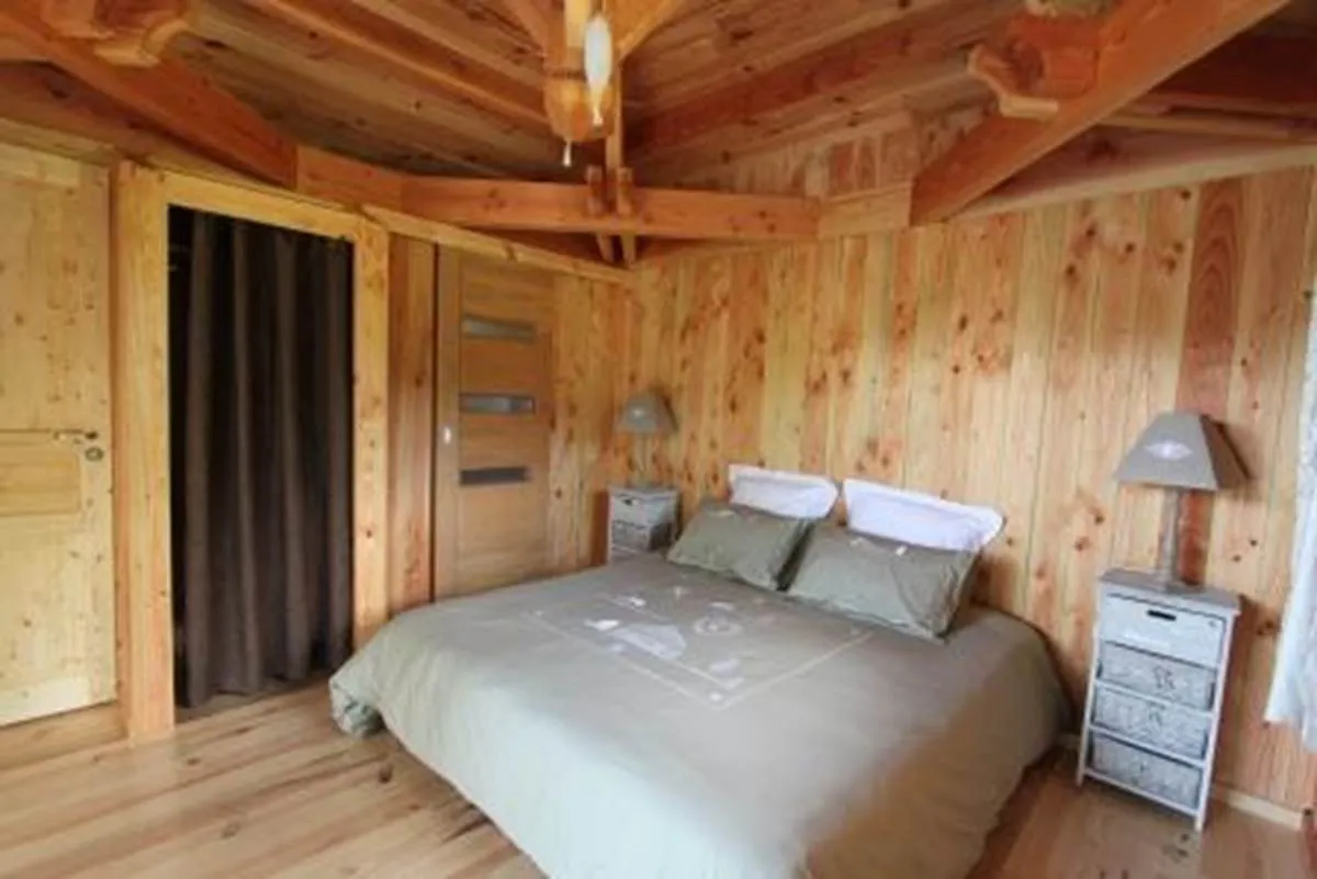 Cabane des Tourtereaux à Roches, photo 3