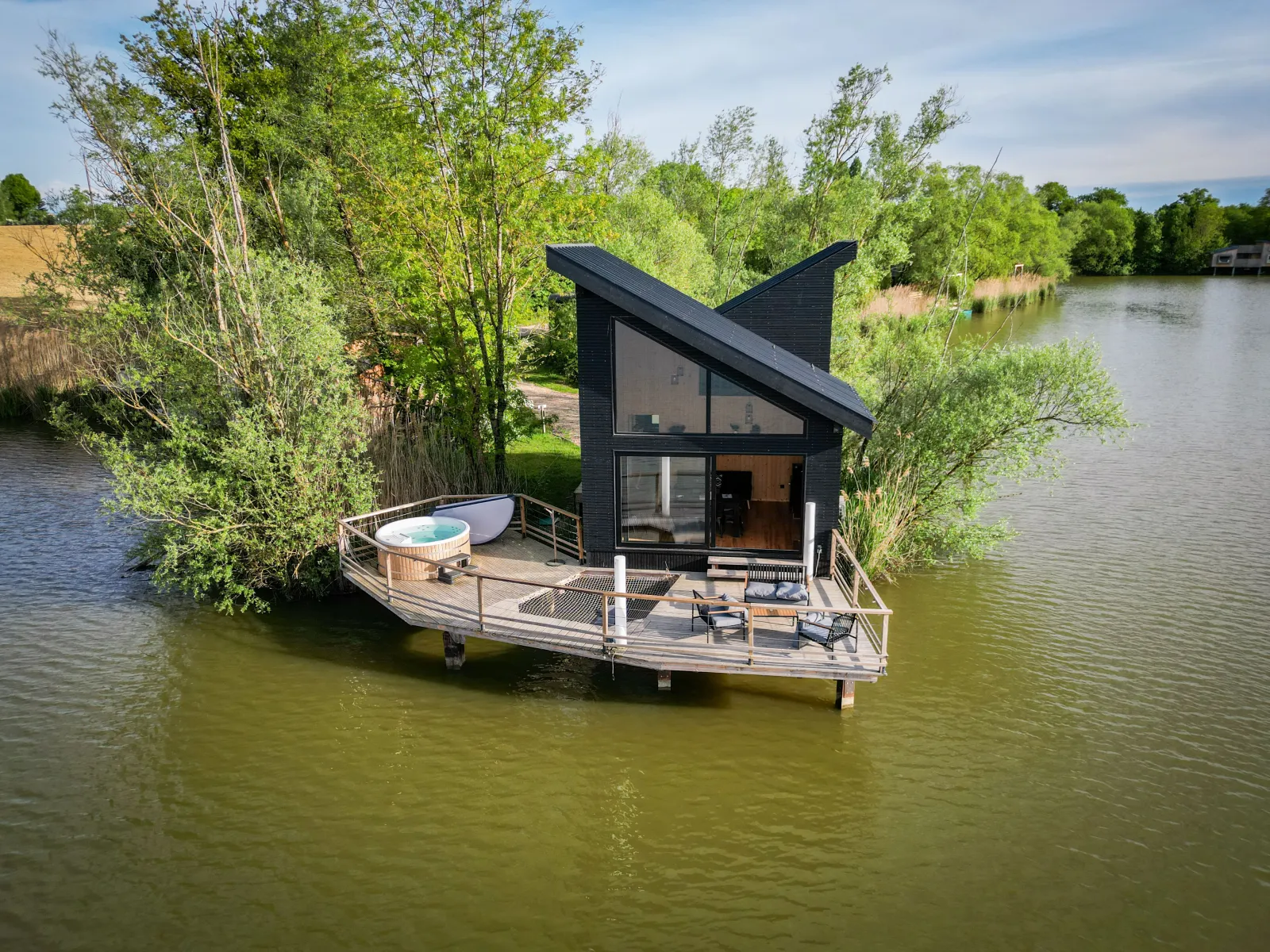 Cabane Design à Bâgé-Dommartin, photo 2