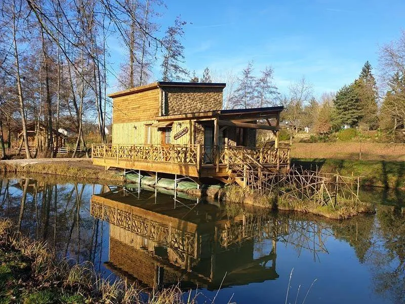 Cabane du Castor, cabane au sol à Cessières-Suzy