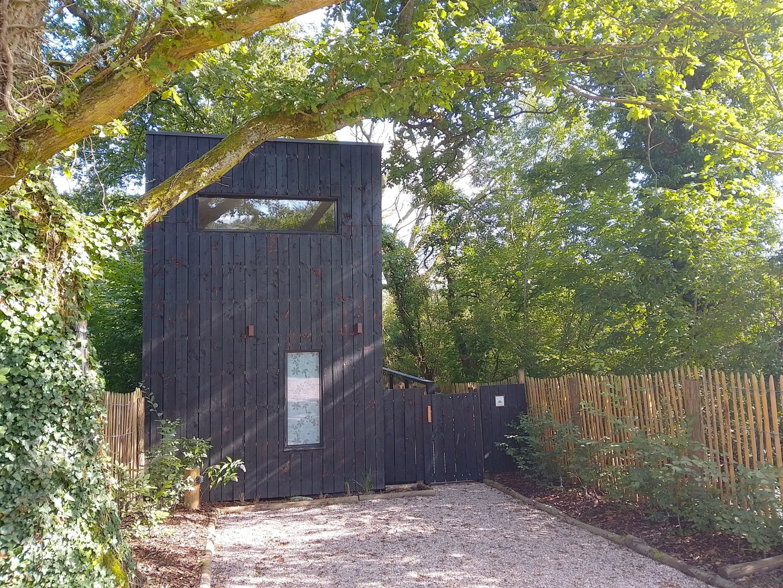 Cabane du Chêne, hébergement insolite à Valmunster