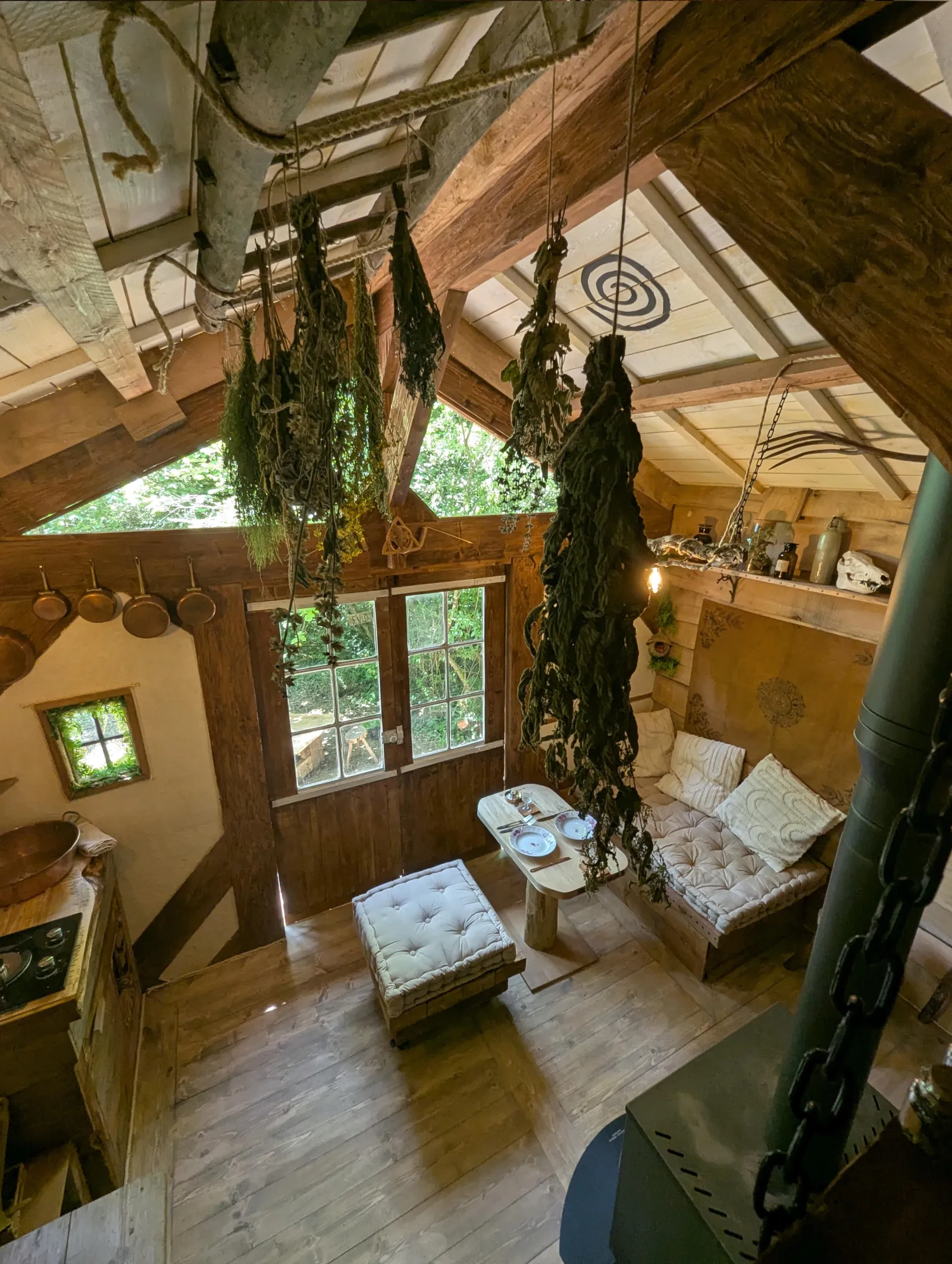 Cabane du Druide, cabane au sol à Pagny-sur-Moselle