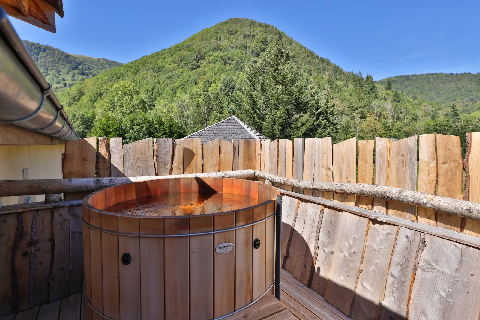 Cabane du Fermier, cabane au sol à Mittlach