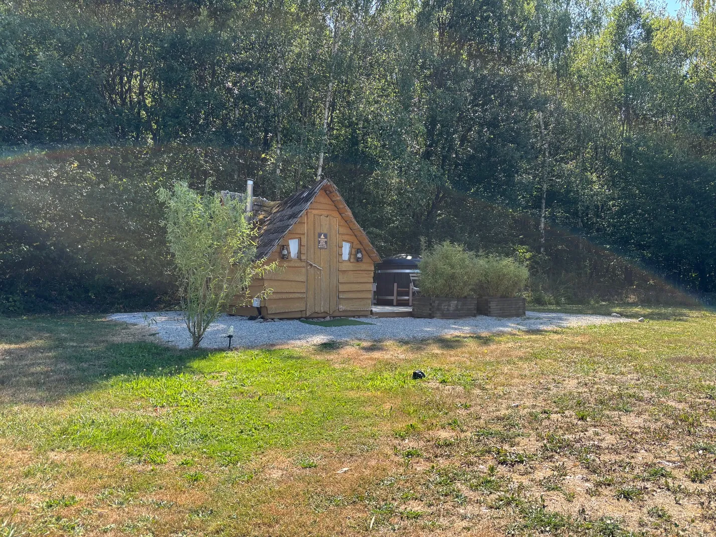 Cabane du Garde-chasse, cabane au sol à Montenois
