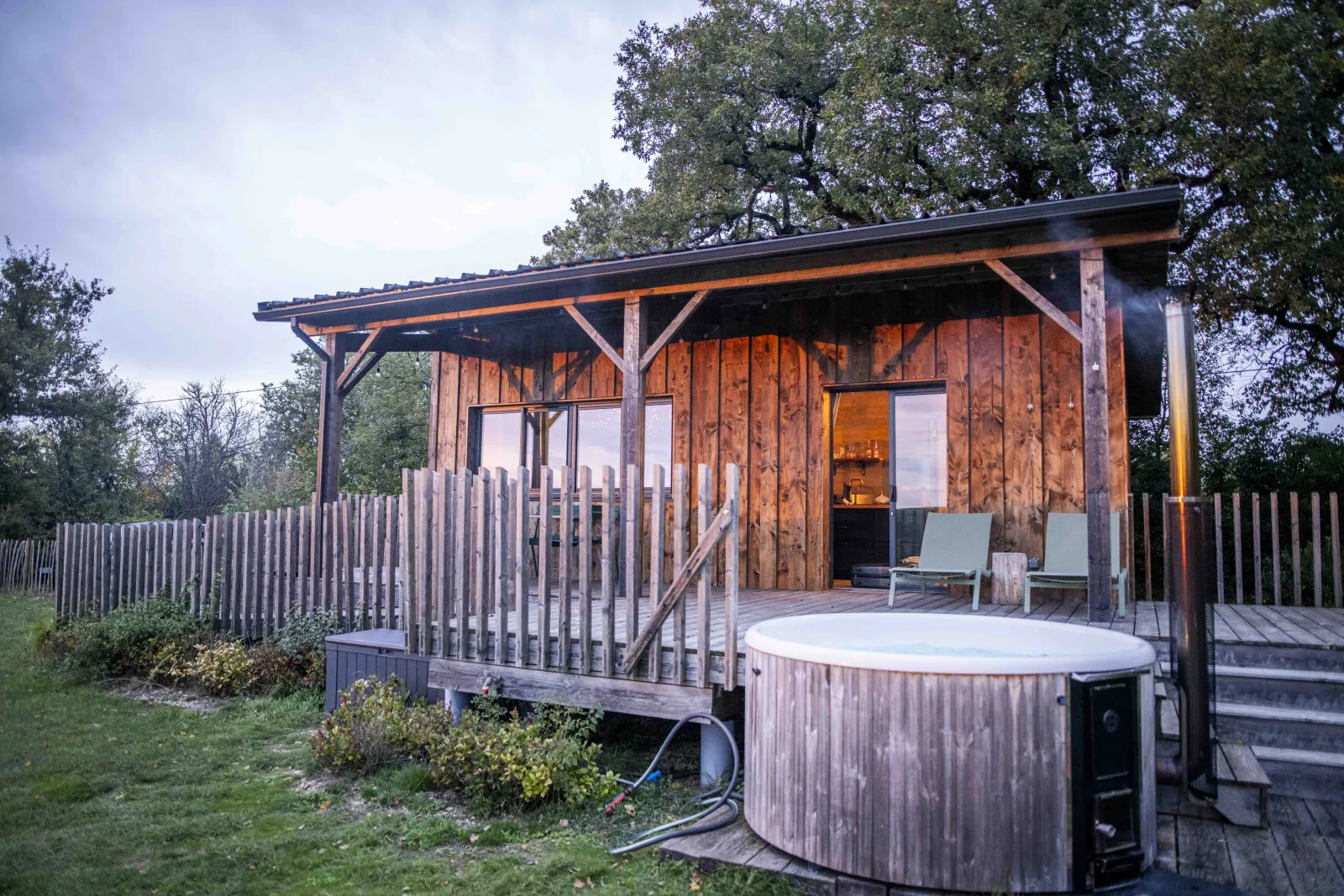 Cabane du Haut, cabane sur pilotis à Labastide-Gabausse