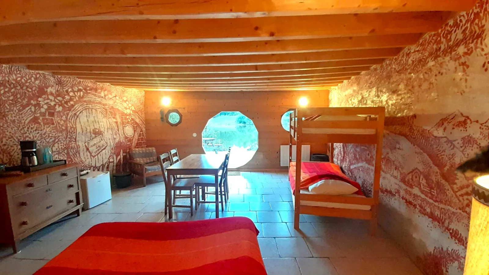 Cabane du Hobbit à Condat-en-Combraille, photo 2