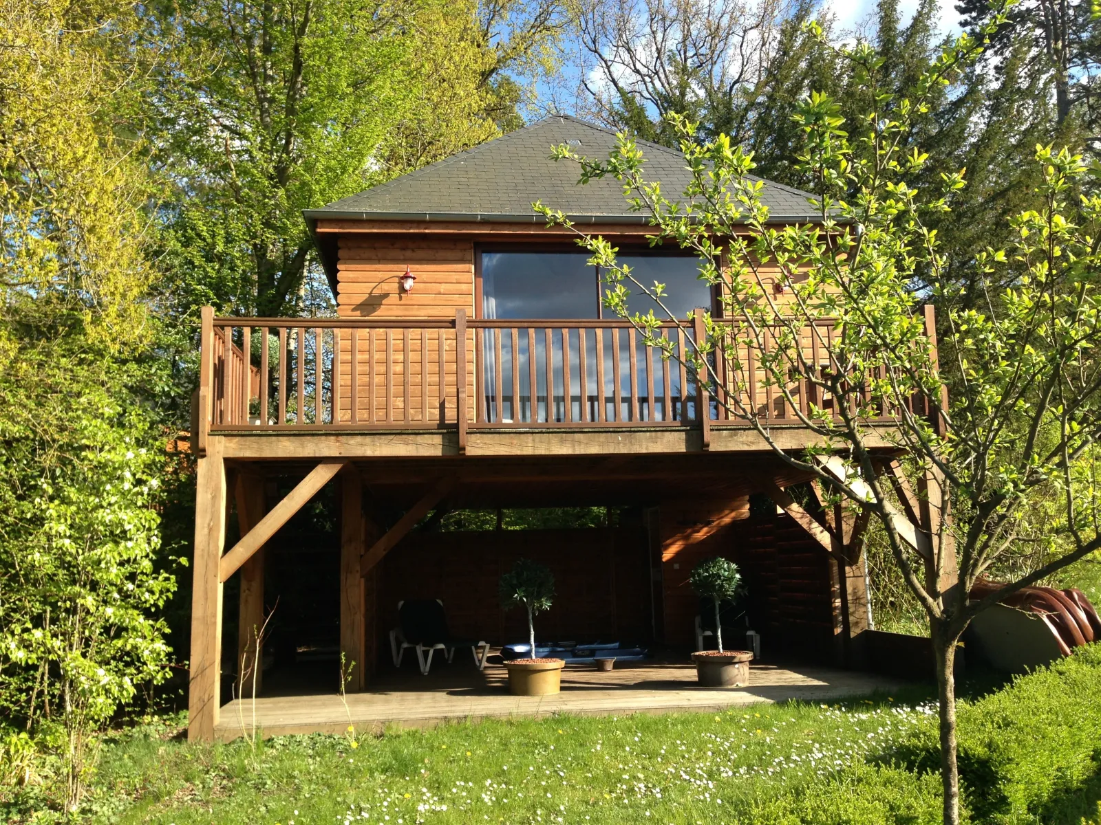 Cabane du Manoir du Parc, cabane sur pilotis à Amboise